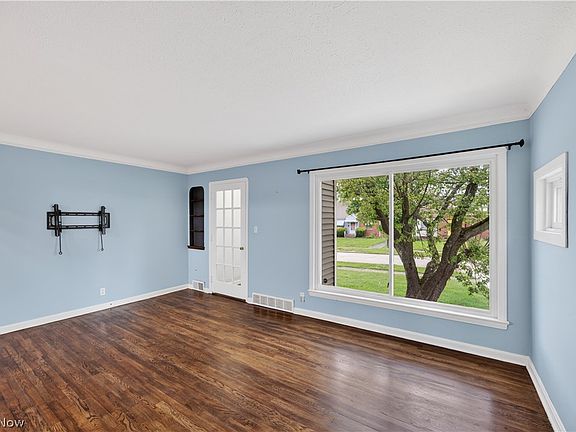 4th image of 4186 Lambert Rd