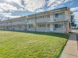 26945 Milford Rd APT 16, South Lyon, MI 48178