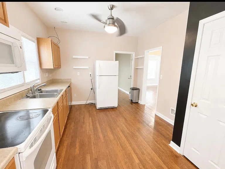 1043 Crescent Ave — Photo 4