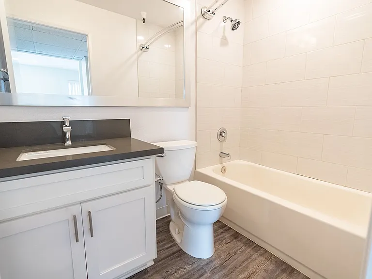 110 S Sweetzer Ave — Photo 110