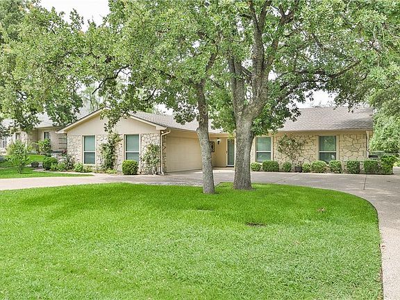 3rd image of 5115 Fairway Cir