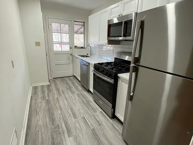 1655 Northwest Blvd — Photo 2