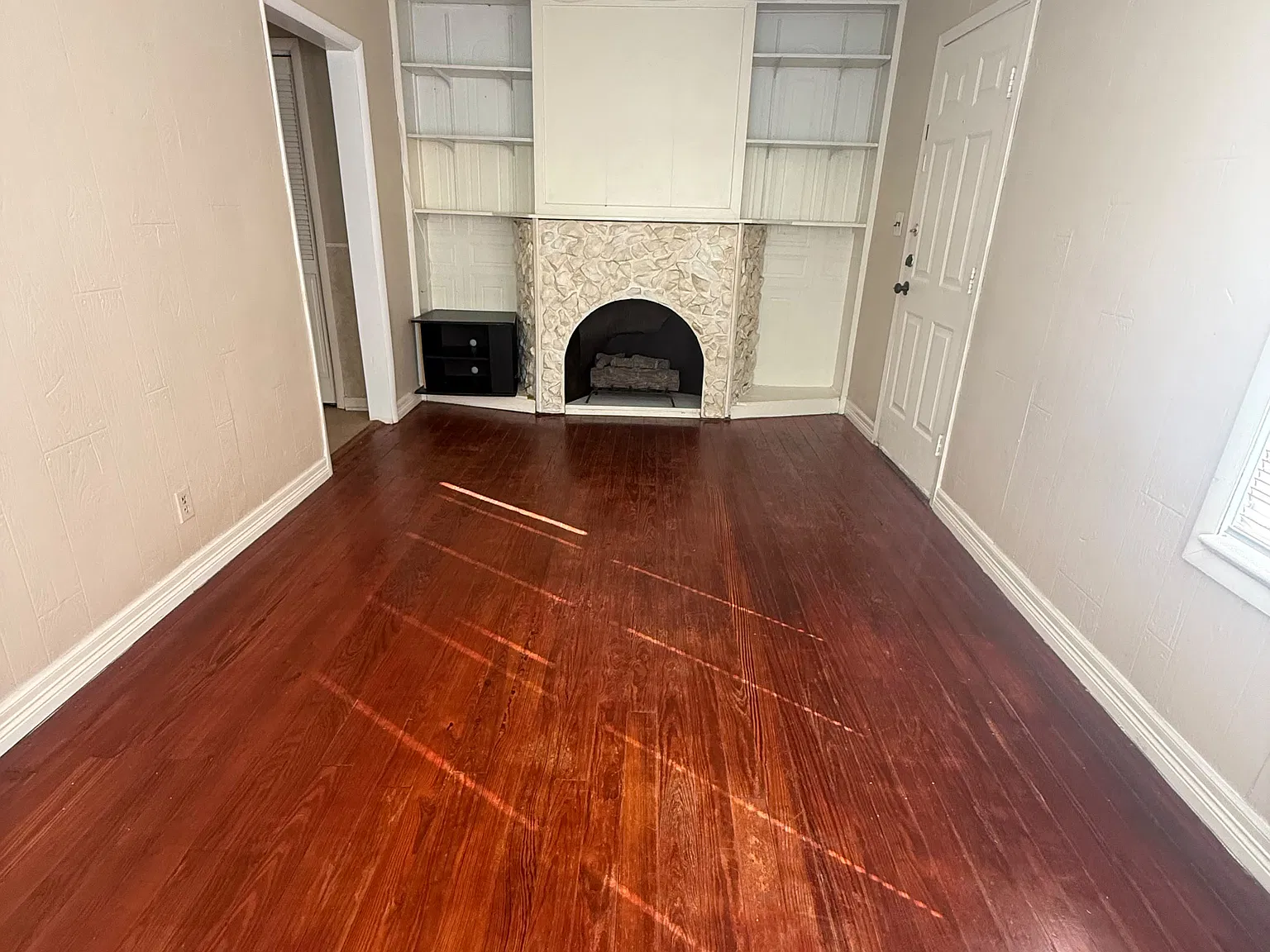 1 bed, 756 sqft, $1,050 — Photo 4