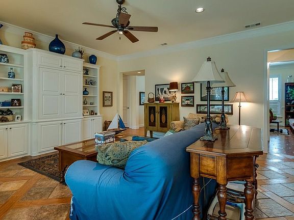 5th image of 2904 High Oaks Dr