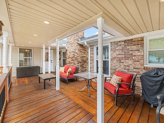 4th image of 105 Shiloh Ln