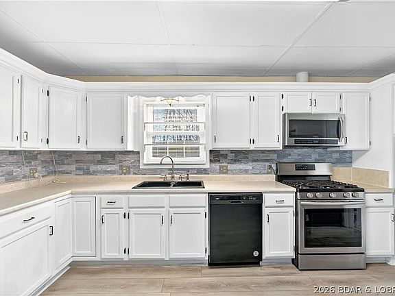 2nd image of 33268 Greenwood Rd