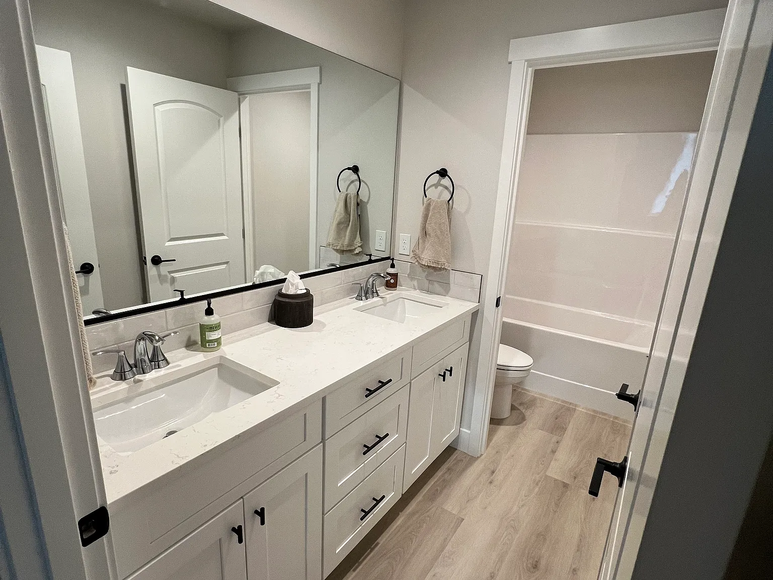 7663 Grapevine Ct — Photo 4