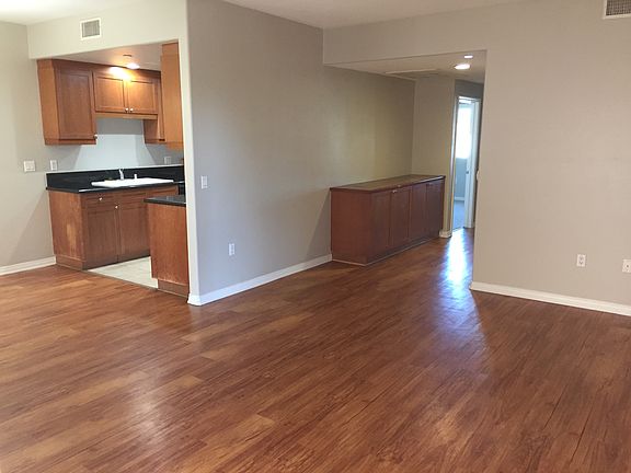 5th image of 17230 Newhope St APT 305