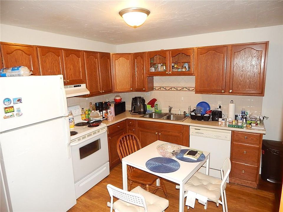 Oakwood Gardens Condominiums 569 Smithfield Rd Providence RI Zillow