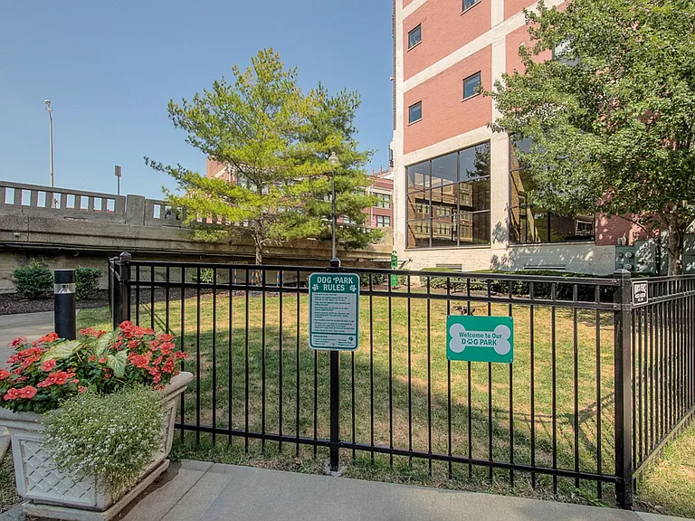 2107 Grand Ave #408 — Photo 30