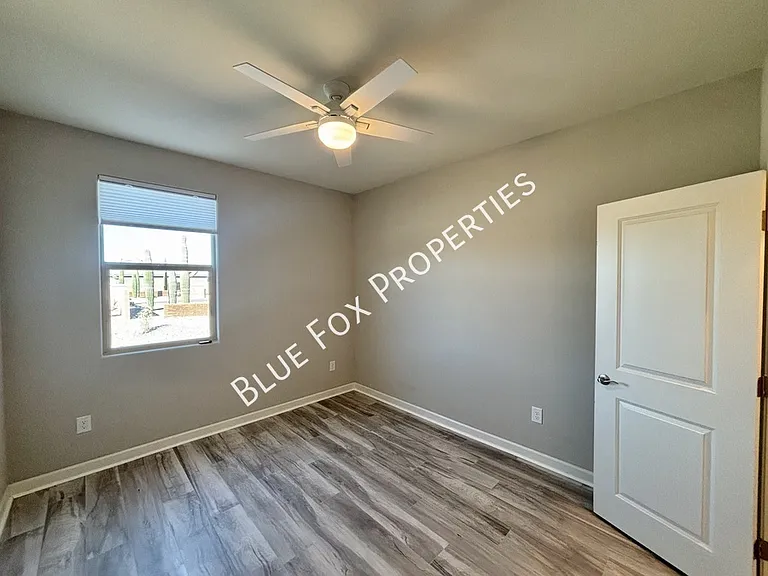 5536 Lazy Farm Dr — Photo 13
