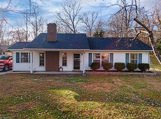 3205 Buckingham Ct, Jamestown, NC 27282