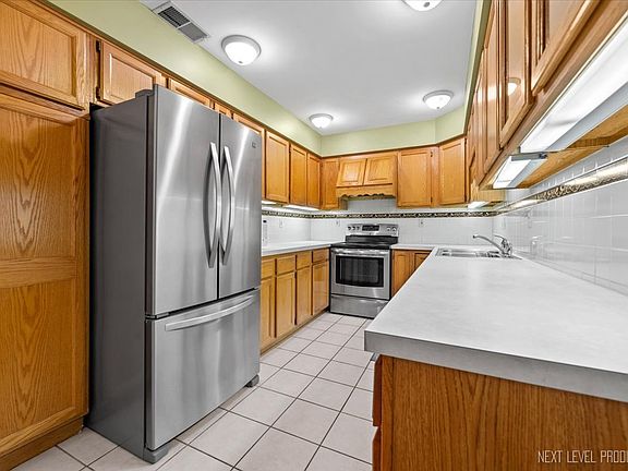 3rd image of 1110 N Farnsworth Ave APT 313