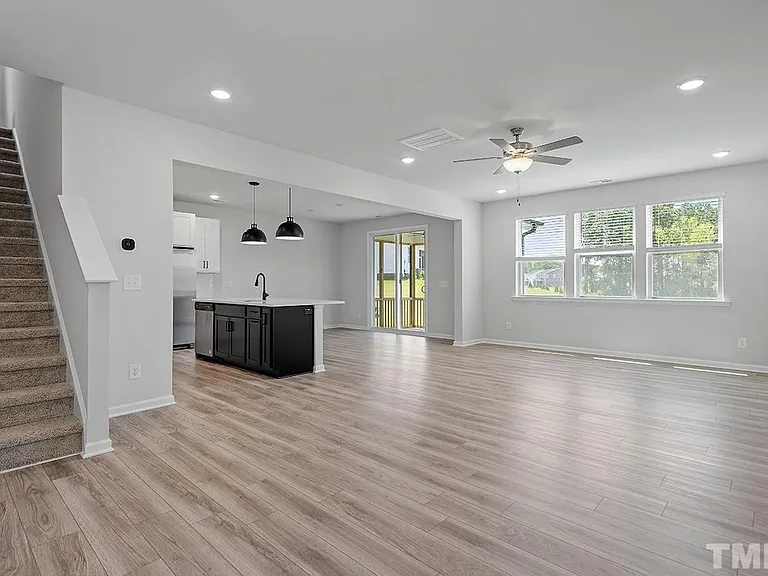 111 Umbrella Way — Photo 5