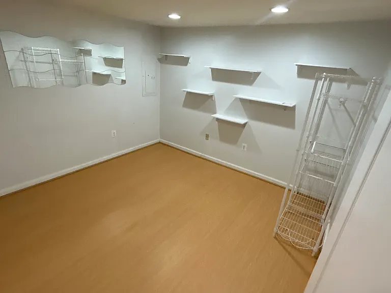 7020 Pyle Ct #7020 — Photo 15