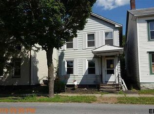 75 3rd St, Waterford, NY 12188