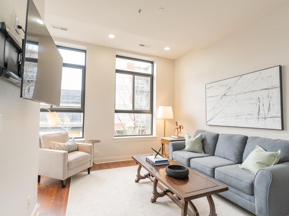 45 E Main St #204