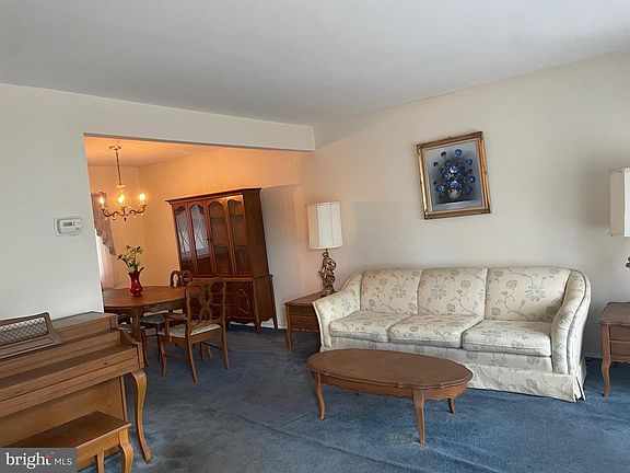 4th image of 28 Copperfield Dr