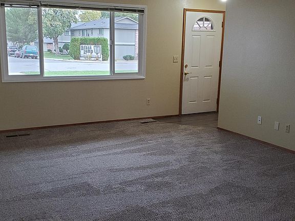 4th image of 1521 Alder Ave #B