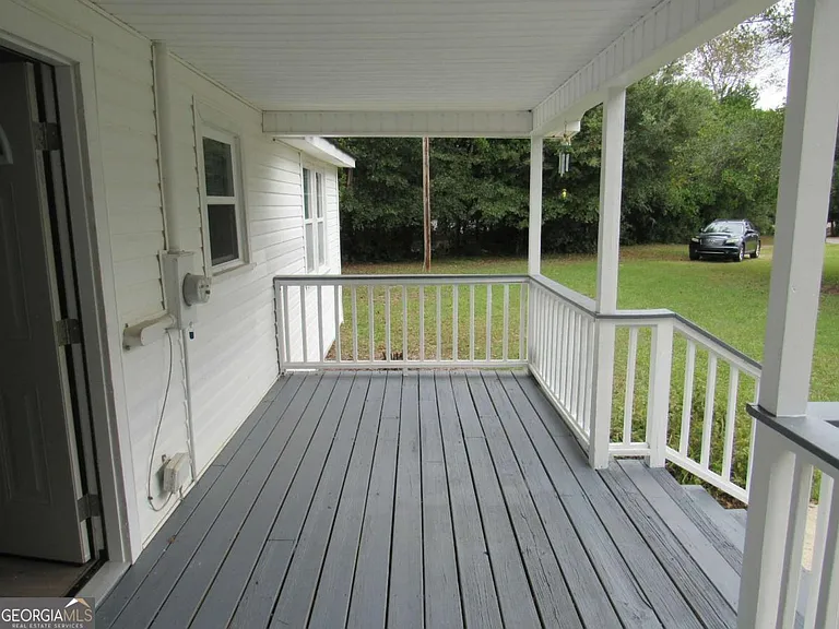 112 Judy Ave — Photo 22