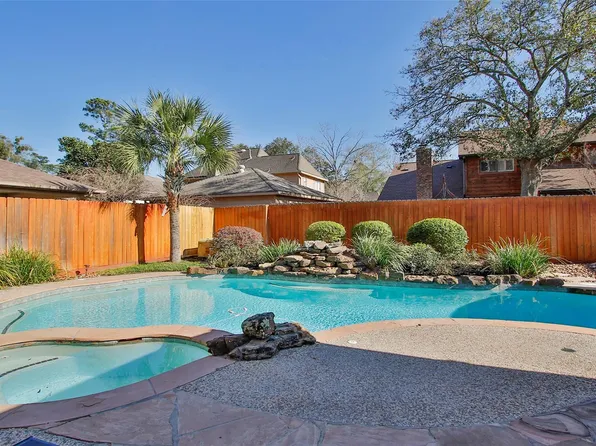 6903 Ashmore Dr, Houston, TX 77069