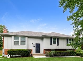 13521 Cambridge Ave, Grandview, MO 64030