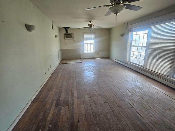 5th image of 230 W Orchard Park Rd