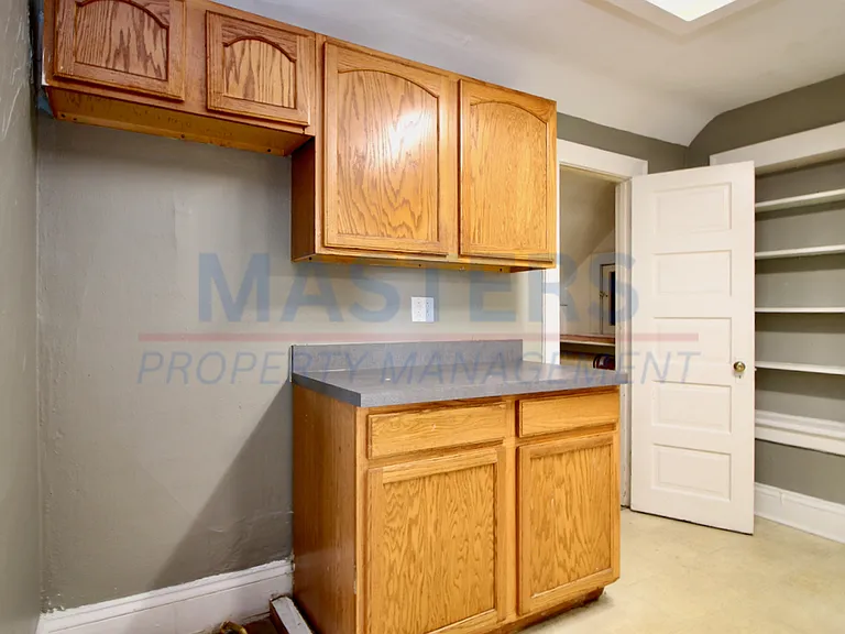 2563 Foraker Ave — Photo 13