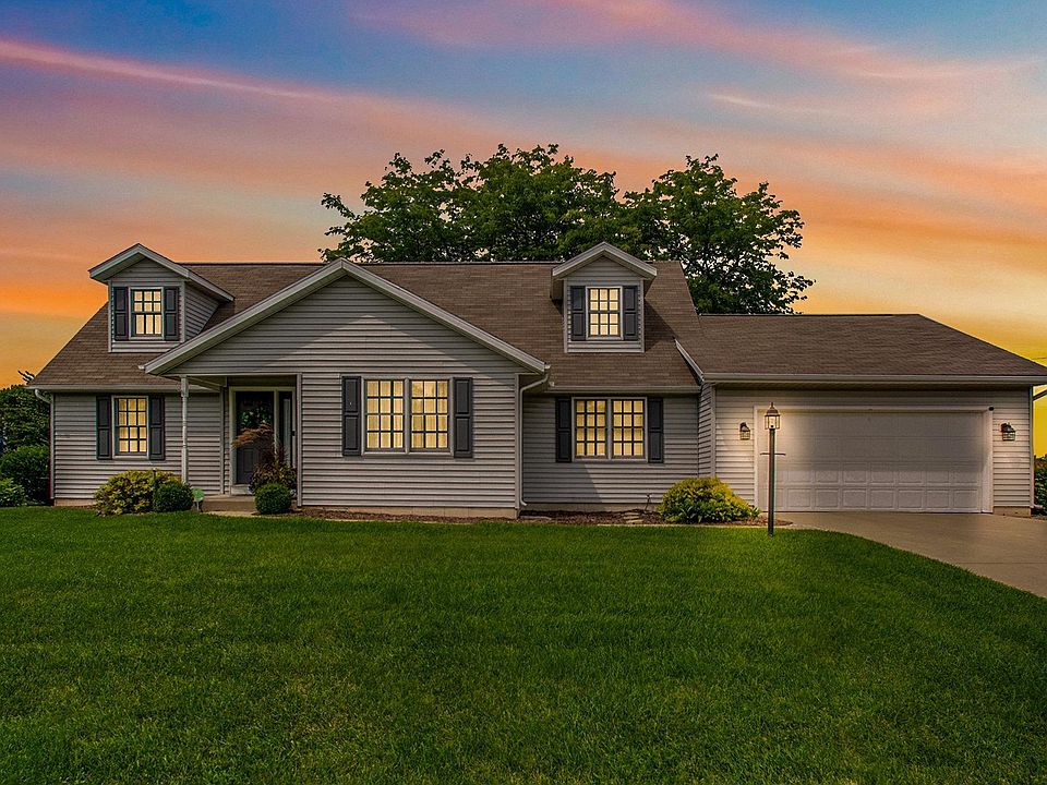 1st image of 605 Walden Ct E
