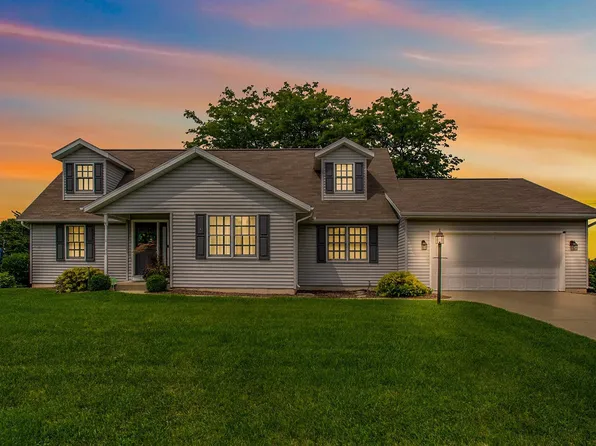 605 Walden Ct E, South Bend, IN 46614