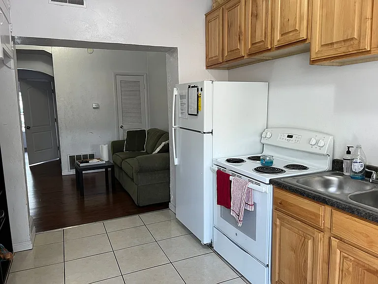 1141 E 500 S — Photo 19