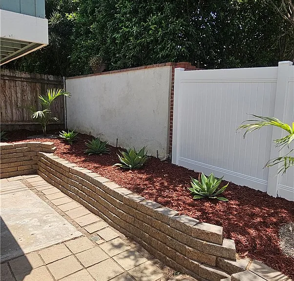 213 W Escalones #B — Photo 5