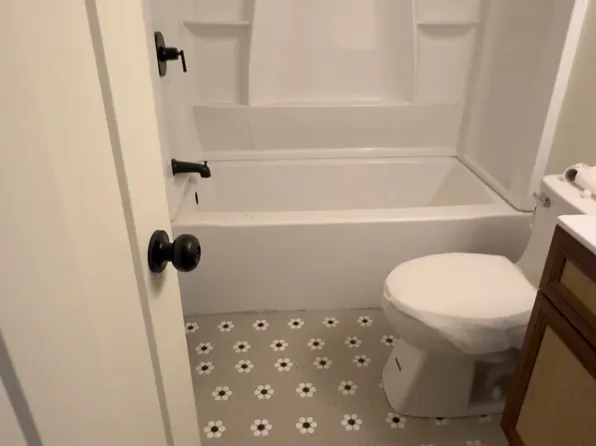 15316 Maplewood Ave, Maple Heights, OH 44137