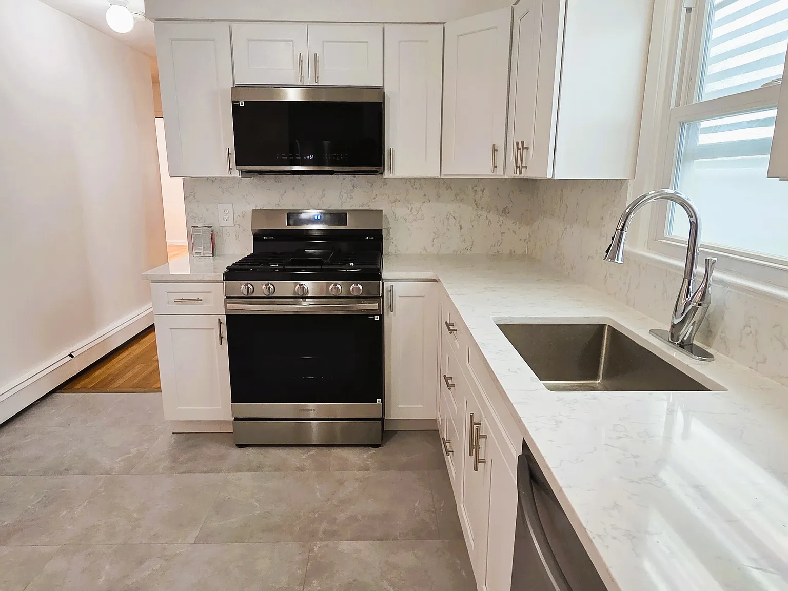 3 bed, $2,700 — Photo 3
