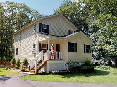 802 Lariat Ct, Lords Valley, PA, 18428