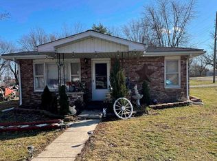 290 N Walnut St, Lyons, IN 47443