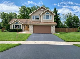 8147 Brickstone Dr, Frankfort, IL 60423