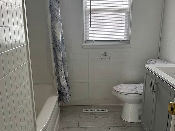 4th image of 10631 Saratoga St