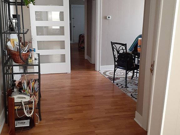 5th image of 420 Walnut St