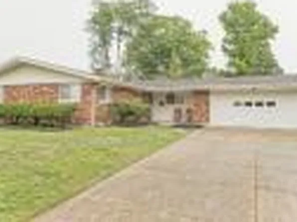 454 Rising Hill Dr, Fairborn, OH 45324