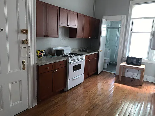 Rented by Voro, LLC | media 25