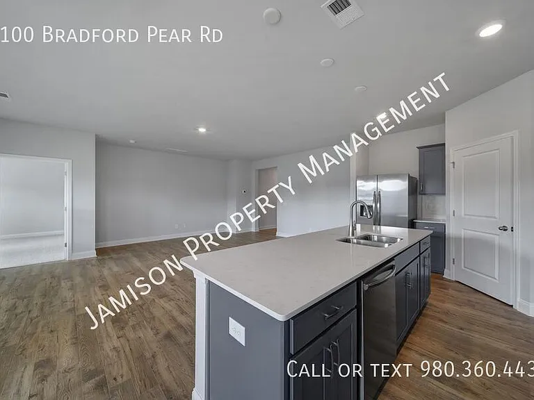 1100 Bradford Pear Rd — Photo 16