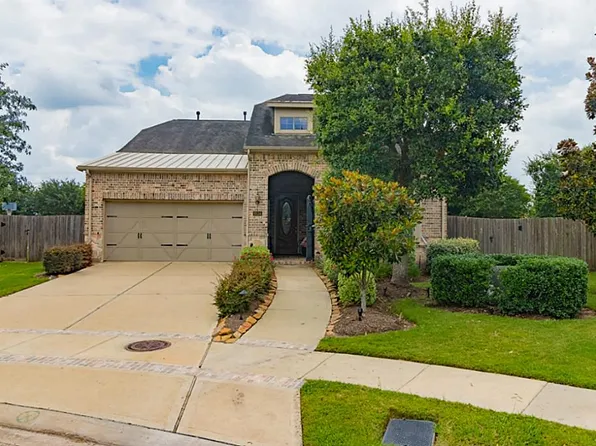 6534 Monrovia Ln, Sugar Land, TX 77479
