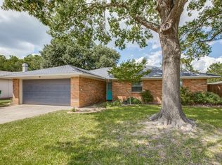 921 Bennett St, Cedar Hill, TX 75104
