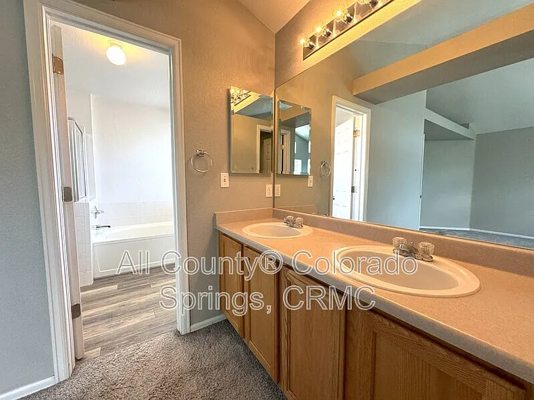 5859 Instone Cir — Photo 26