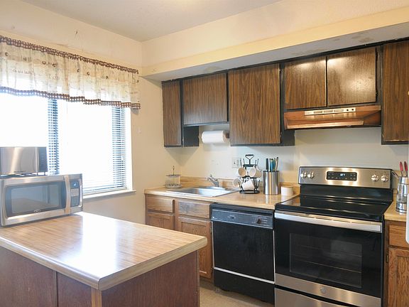 5th image of 6596 Poplar Woods Cir S APT 3