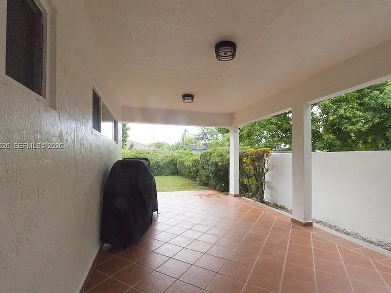 6305 SW 31st St — Photo 34