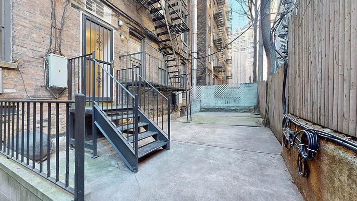 Rented by Bond New York | media 12