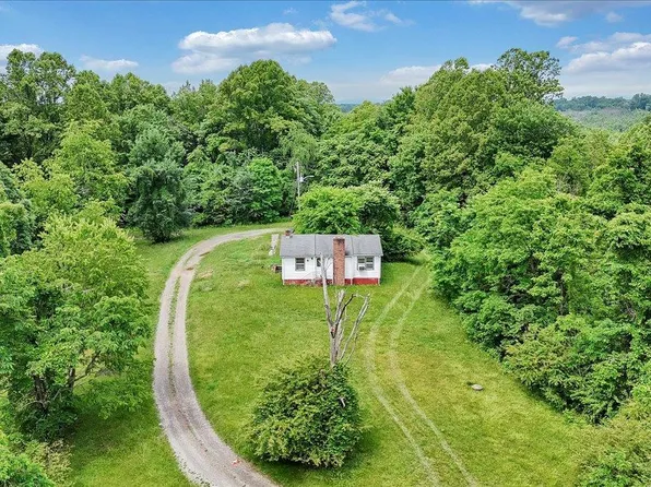 38 Frank Redd Rd, Fieldale, VA 24089