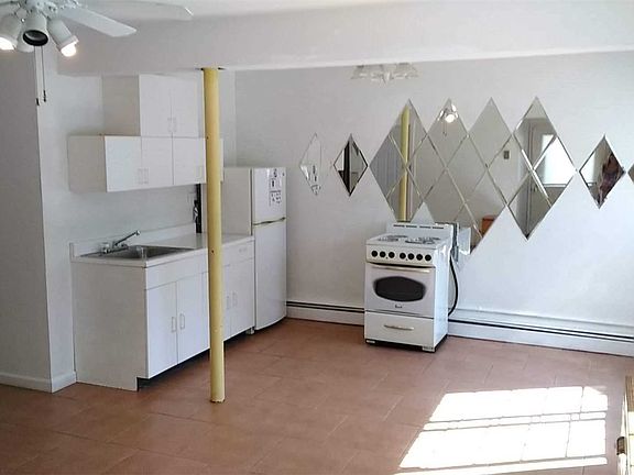 3rd image of 15 Hale Ln